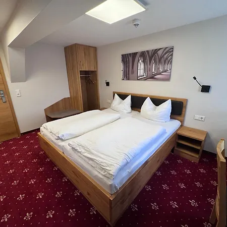 ホテル Doppelzimmer 11